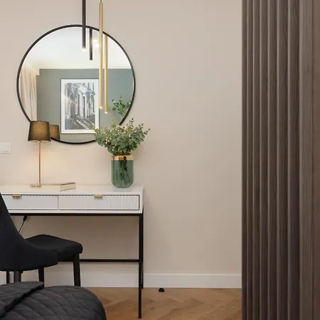 Lux Blue Moon Center Foksal By Renters Prestige