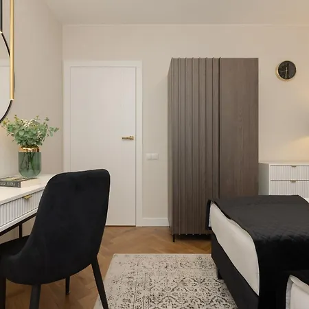 Lux Blue Moon Center Foksal By Renters Prestige *